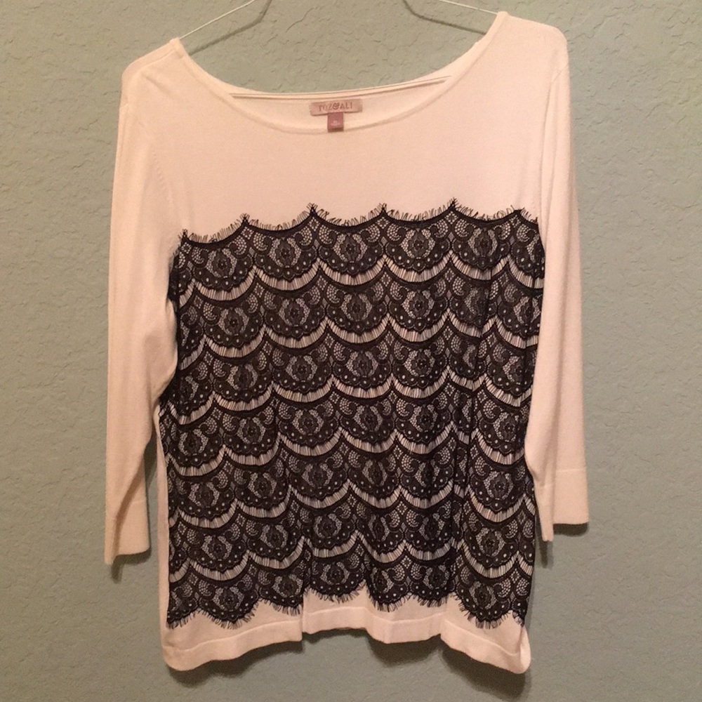 Roz & Ali lightweight cream top